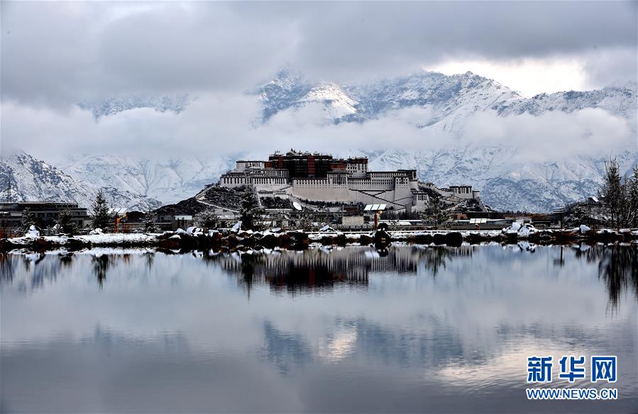 （在習(xí)近平新時(shí)代中國(guó)特色社會(huì)主義思想指引下&mdash;&mdash;新時(shí)代新作為新篇章&middot;習(xí)近平總書記關(guān)切事&middot;圖文互動(dòng)）（3）綠色映底蘊(yùn)，山水見初心&mdash;&mdash;生態(tài)優(yōu)先、綠色發(fā)展持續(xù)造福群眾美好生活