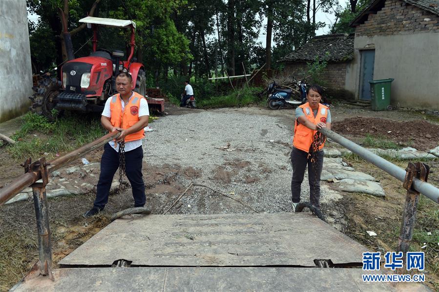 （新華全媒頭條&middot;圖文互動）（7）筑起共御水患的鋼鐵長堤&mdash;&mdash;戰(zhàn)洪一線的&ldquo;干群關(guān)系新答卷&rdquo;