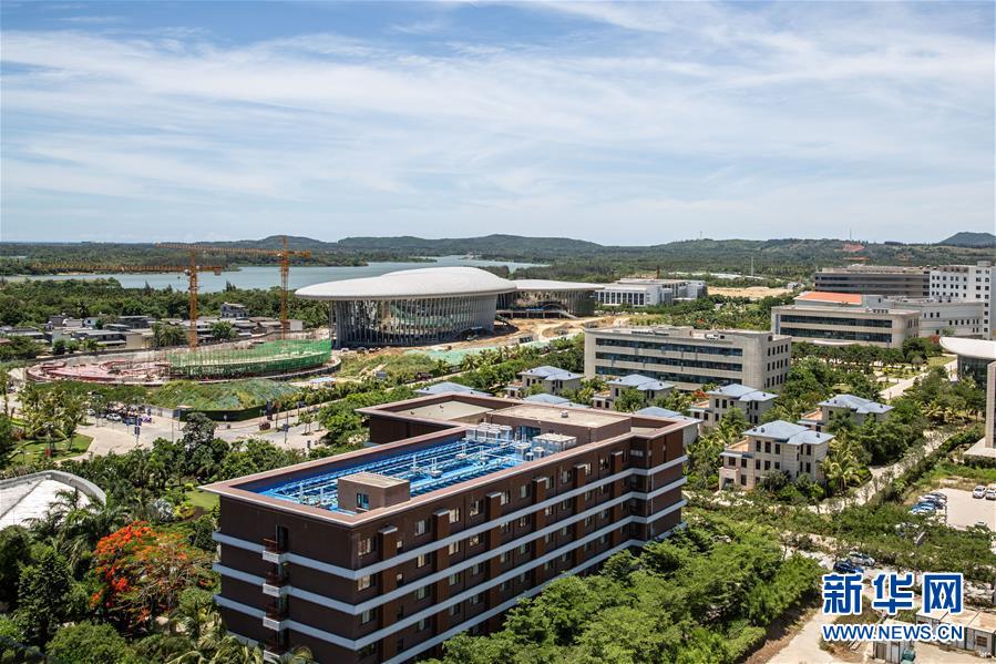 （在習近平新時代中國特色社會主義思想指引下&mdash;&mdash;新時代新作為新篇章&middot;習近平總書記關(guān)切事&middot;圖文互動）（13）感受開放新魅力&mdash;&mdash;海南自由貿(mào)易港建設開局觀察