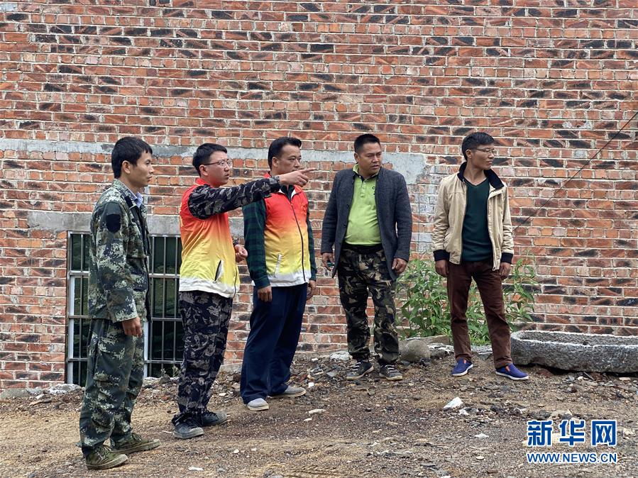 （在習(xí)近平新時代中國特色社會主義思想指引下&mdash;&mdash;新時代新作為新篇章&middot;習(xí)近平總書記關(guān)切事&middot;圖文互動）（5）青春做伴，西部放歌&mdash;&mdash;走近扎根西部建設(shè)邊疆的大學(xué)生們