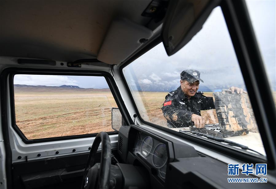 （圖文互動）（2）記者手記：可可西里，&ldquo;挪&rdquo;向&ldquo;藏羚羊大產(chǎn)房&rdquo;的14個半小時