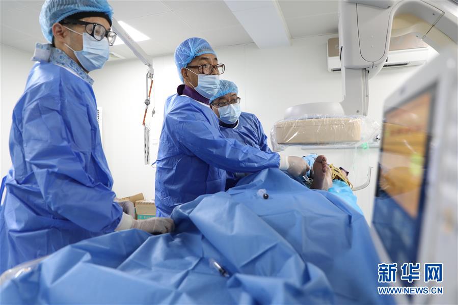 （圖文互動(dòng)）（4）身披&ldquo;重甲&rdquo;來(lái)&ldquo;繡花&rdquo;&mdash;&mdash;醫(yī)院中的&ldquo;鉛衣醫(yī)生&rdquo;