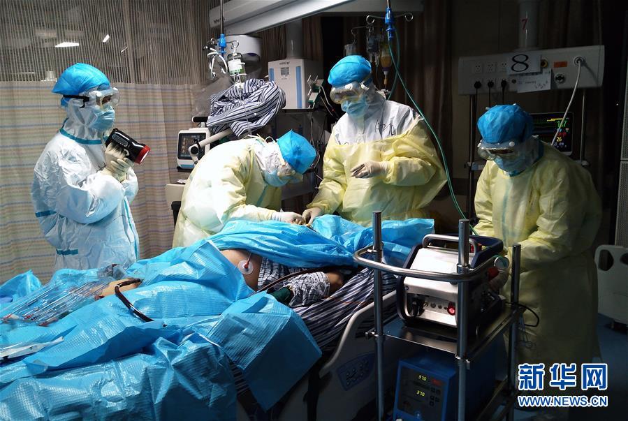 （新華全媒頭條&middot;圖文互動）（11）以仁心仁術造福人民&mdash;&mdash;寫在第三個中國醫(yī)師節(jié)之際