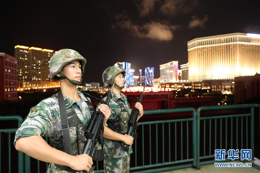 （在習(xí)近平強(qiáng)軍思想指引下&middot;我們?cè)趹?zhàn)位報(bào)告&middot;圖文互動(dòng)）（1）駐澳門(mén)部隊(duì)：濠江之畔，最可愛(ài)的人