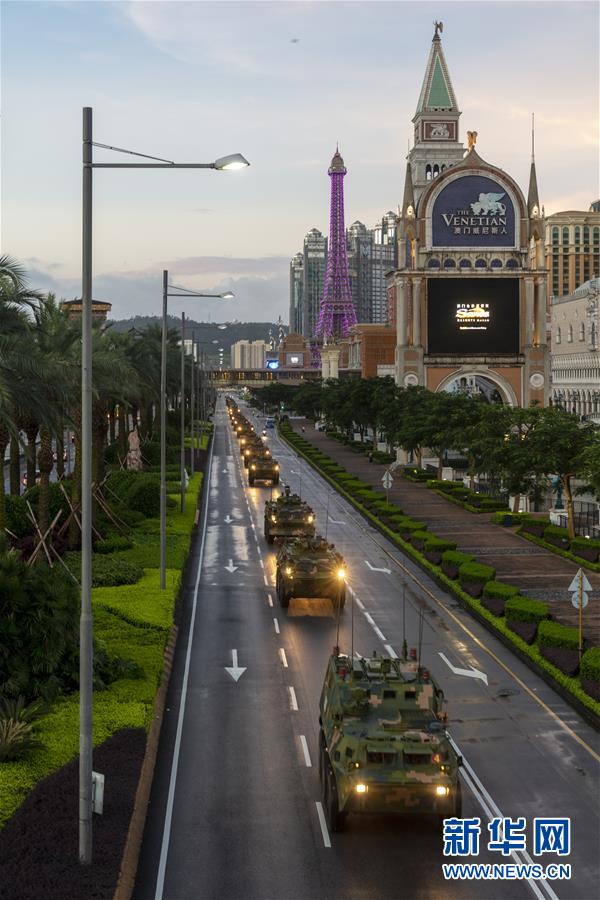 （在習(xí)近平強(qiáng)軍思想指引下&middot;我們?cè)趹?zhàn)位報(bào)告&middot;圖文互動(dòng)）（3）駐澳門(mén)部隊(duì)：濠江之畔，最可愛(ài)的人