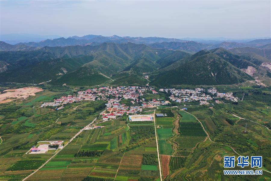 （新華全媒頭條&middot;走向我們的小康生活&middot;圖文互動）（13）長城腳下，小康村串成&ldquo;珍珠鏈&rdquo;