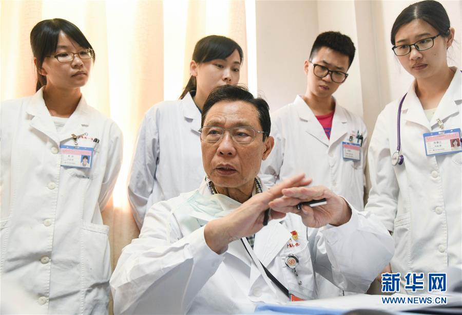 （圖文互動(dòng)）（5）敢醫(yī)敢言，生命至上&mdash;&mdash;記&ldquo;共和國(guó)勛章&rdquo;獲得者鐘南山