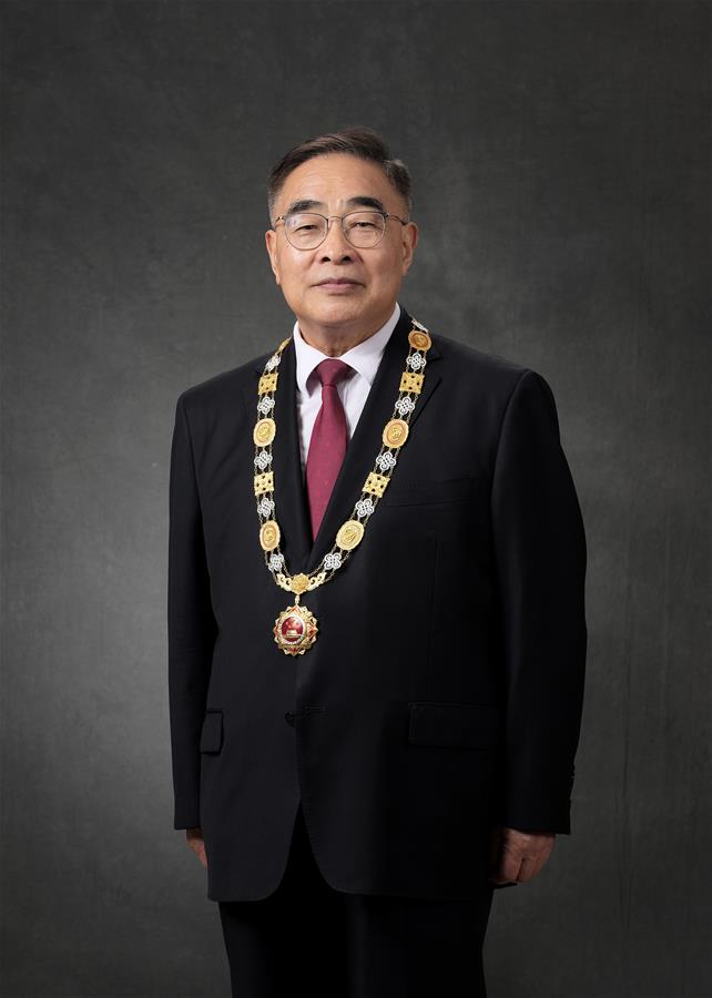 (新華網(wǎng))“人民英雄”國家榮譽(yù)稱號獲得者——張伯禮