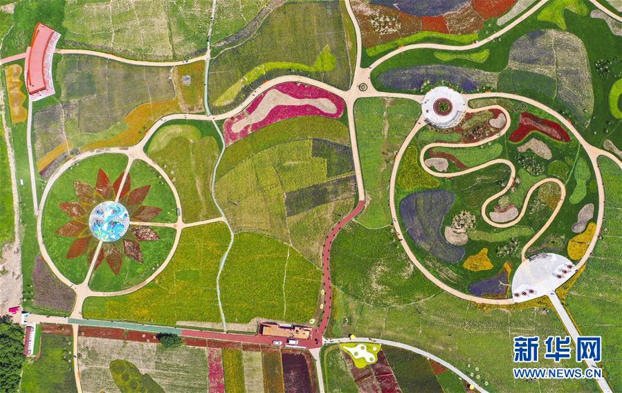 （新華全媒頭條&middot;走向我們的小康生活&middot;圖文互動(dòng)）（2）黑土地上是我家&mdash;&mdash;在吉林，一瞥中國(guó)東北鄉(xiāng)村美麗未來(lái)