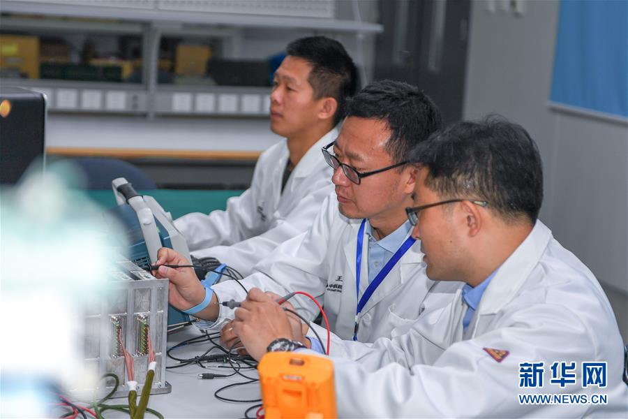 （在習(xí)近平新時(shí)代中國特色社會(huì)主義思想指引下&mdash;&mdash;新時(shí)代新作為新篇章&middot;習(xí)近平總書記關(guān)切事&middot;圖文互動(dòng)）（2）終不悔為國為民，攀高峰只爭(zhēng)朝夕&mdash;&mdash;來自科學(xué)家們的動(dòng)人故事