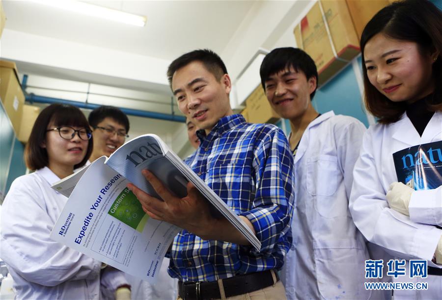 （在習(xí)近平新時(shí)代中國特色社會(huì)主義思想指引下&mdash;&mdash;新時(shí)代新作為新篇章&middot;習(xí)近平總書記關(guān)切事&middot;圖文互動(dòng)）（4）終不悔為國為民，攀高峰只爭(zhēng)朝夕&mdash;&mdash;來自科學(xué)家們的動(dòng)人故事