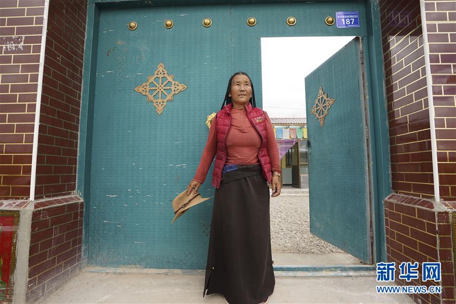 (新華全媒頭條·走向我們的小康生活·決戰(zhàn)決勝脫貧攻堅(jiān)·圖文互動(dòng))(12)高原上綻放的光芒——來(lái)自青海攻克深度貧困堡壘的故事