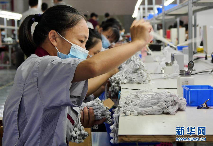 （決戰(zhàn)決勝脫貧攻堅(jiān)&middot;圖文互動(dòng)）（12）同飲一江水 攜手&ldquo;斬窮根&rdquo;&mdash;&mdash;深圳對(duì)口廣西河池、百色扶貧協(xié)作見聞