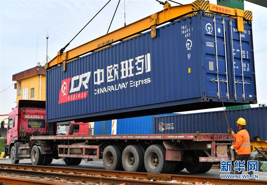 (特區(qū)40年?圖文互動(dòng))(1)廈庇五洲客 門納萬(wàn)頃濤——廈門經(jīng)濟(jì)特區(qū)40年發(fā)展紀(jì)實(shí)