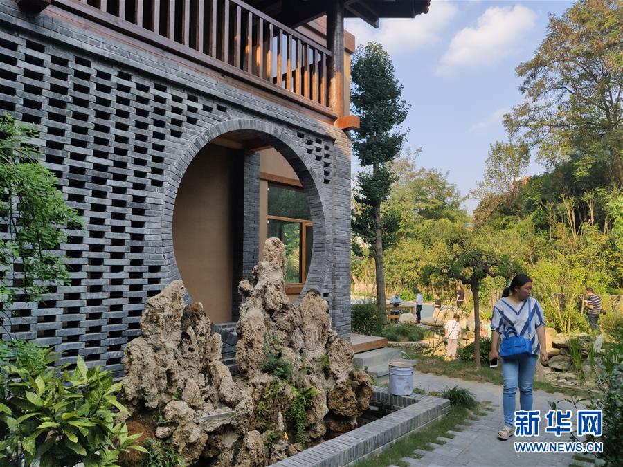 （走向我們的小康生活&middot;圖文互動）（1）游客來了，小康近了&mdash;&mdash;生態(tài)旅游引領(lǐng)湖北山區(qū)蝶變二三事