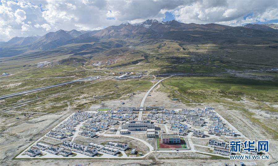 （新華全媒頭條&middot;走向我們的小康生活&middot;圖文互動）（1）扎西德勒，我們的新家園&mdash;&mdash;西藏易地扶貧搬遷搬出幸福美好新生活