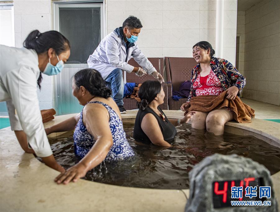 （新華全媒頭條&middot;走向我們的小康生活&middot;圖文互動）（10）扎西德勒，我們的新家園&mdash;&mdash;西藏易地扶貧搬遷搬出幸福美好新生活