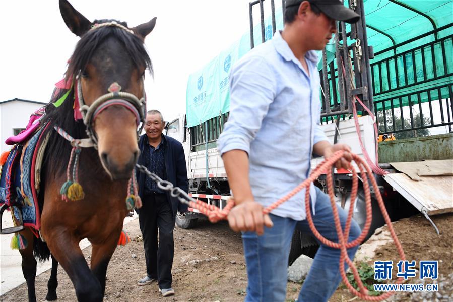 （新華全媒頭條&middot;圖文互動）（10）大山的回響&mdash;&mdash;三個(gè)民族自治縣的70年巨變
