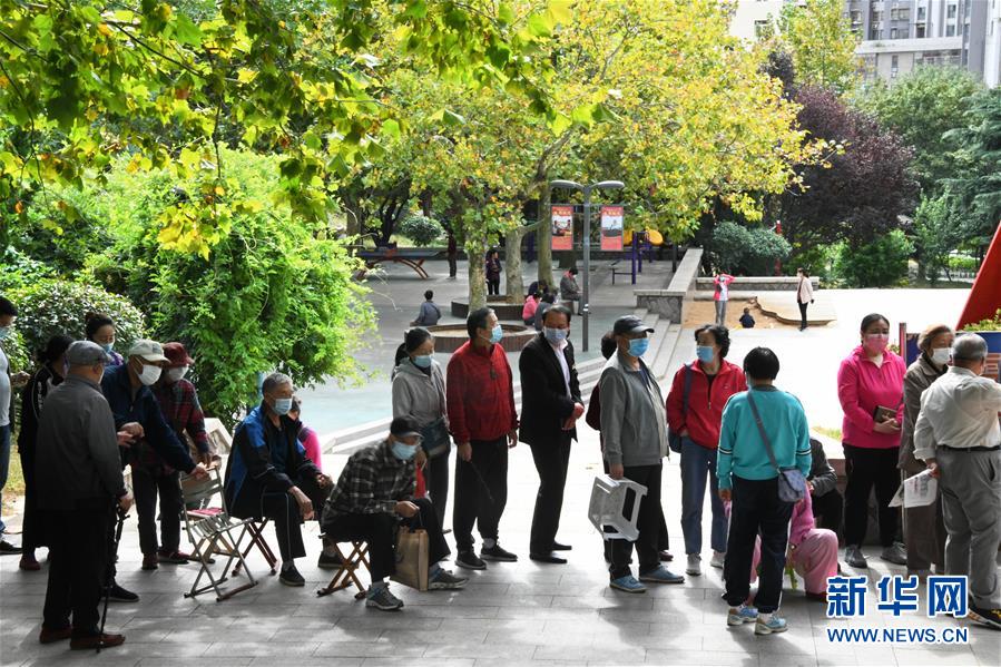 (社會(huì))(3)青島核酸檢測(cè)采樣超300萬份 未發(fā)現(xiàn)新的陽性樣本