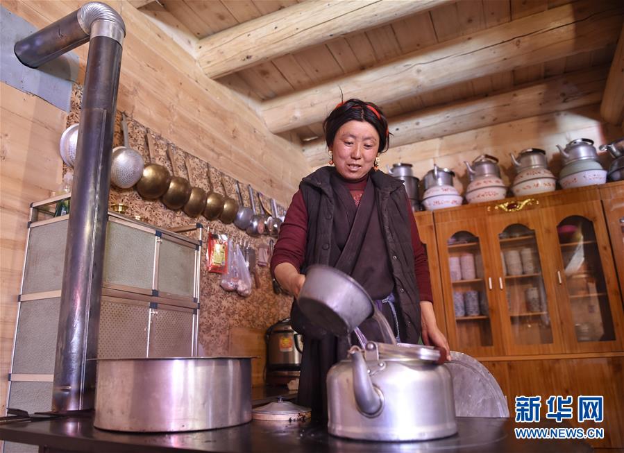 (新華全媒頭條·圖文互動(dòng))(4)命運(yùn)的轉(zhuǎn)折——寫(xiě)在四川甘孜藏族自治州建州70年之際