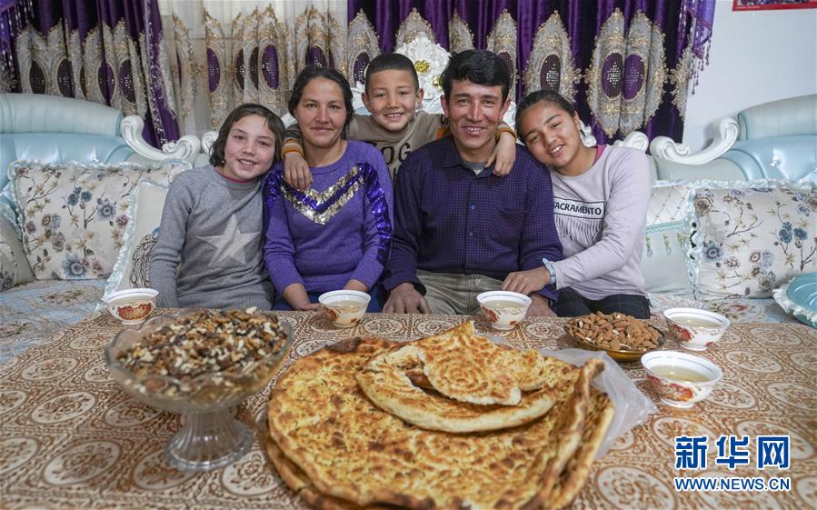 （新華全媒頭條&middot;圖文互動）（7）新天地 新兒女 新奇跡&mdash;&mdash;脫貧攻堅(jiān)繪就新疆新圖景