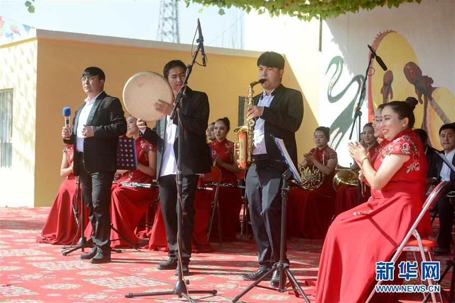 （新華全媒頭條&middot;圖文互動）（13）新天地 新兒女 新奇跡&mdash;&mdash;脫貧攻堅(jiān)繪就新疆新圖景