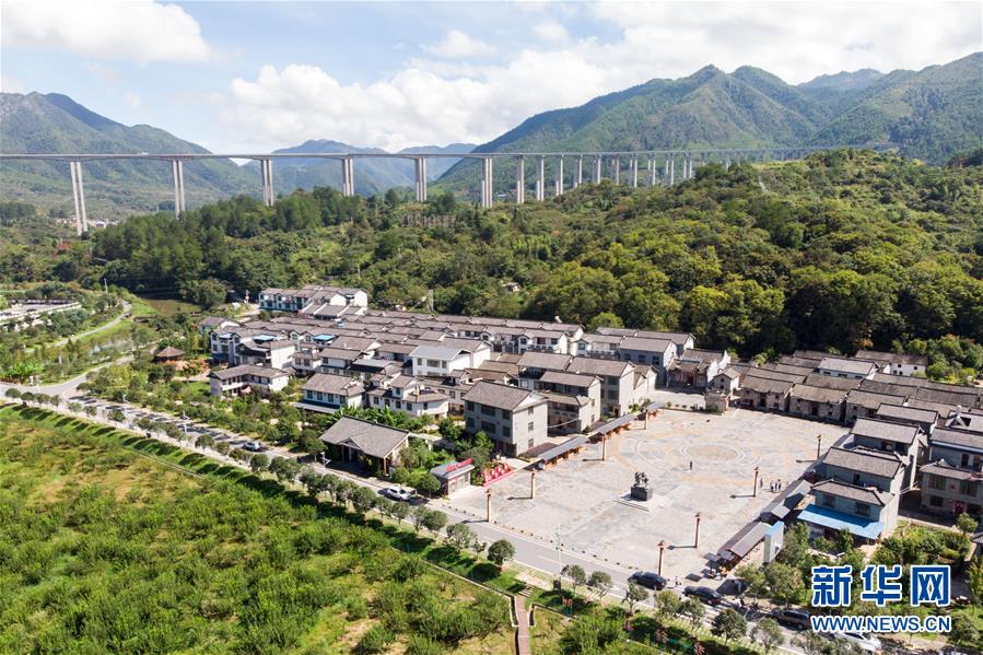 （習近平的小康故事&middot;新華網(wǎng)&middot;圖文互動）（3）&ldquo;真正解決好基層群眾看病難、看病貴問題&rdquo;&mdash;&mdash;習近平和群眾健康的故事