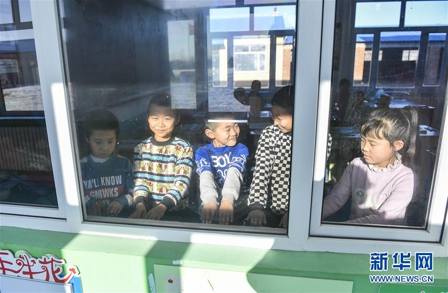 （新華全媒頭條&middot;圖文互動(dòng)）（14）偉大旗幟引領(lǐng)歷史巨變&mdash;&mdash;習(xí)近平新時(shí)代中國(guó)特色社會(huì)主義思想指引&ldquo;十三五&rdquo;經(jīng)濟(jì)社會(huì)發(fā)展述評(píng)