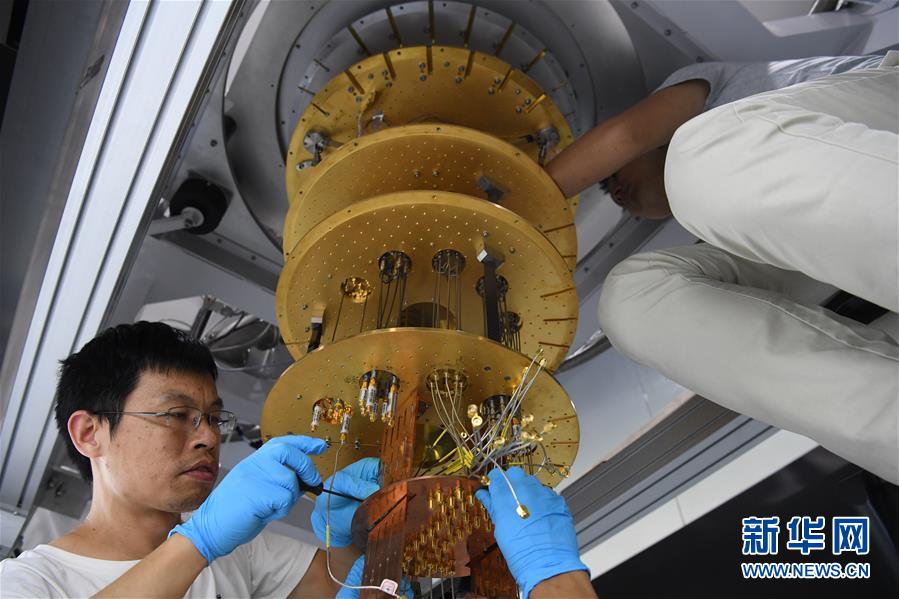 （青春的夢想 青春的奮斗&middot;圖文互動(dòng)）（4）年輕，就要無悔擔(dān)當(dāng)&mdash;&mdash;青春在奉獻(xiàn)中閃光