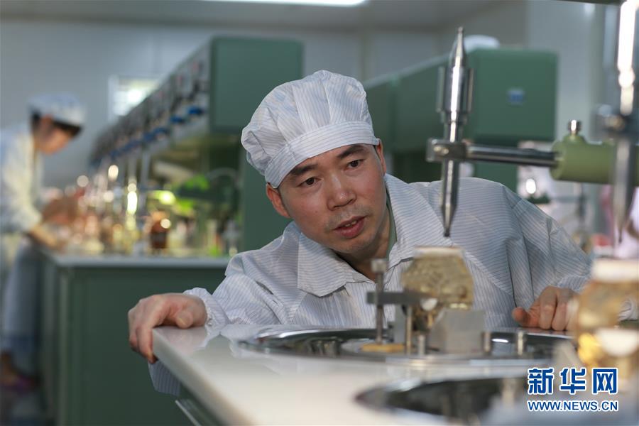 (在習近平強軍思想指引下·我們在戰(zhàn)位報告·圖文互動)(5)向著未來戰(zhàn)場沖鋒——國防科技大學科研創(chuàng)新記事