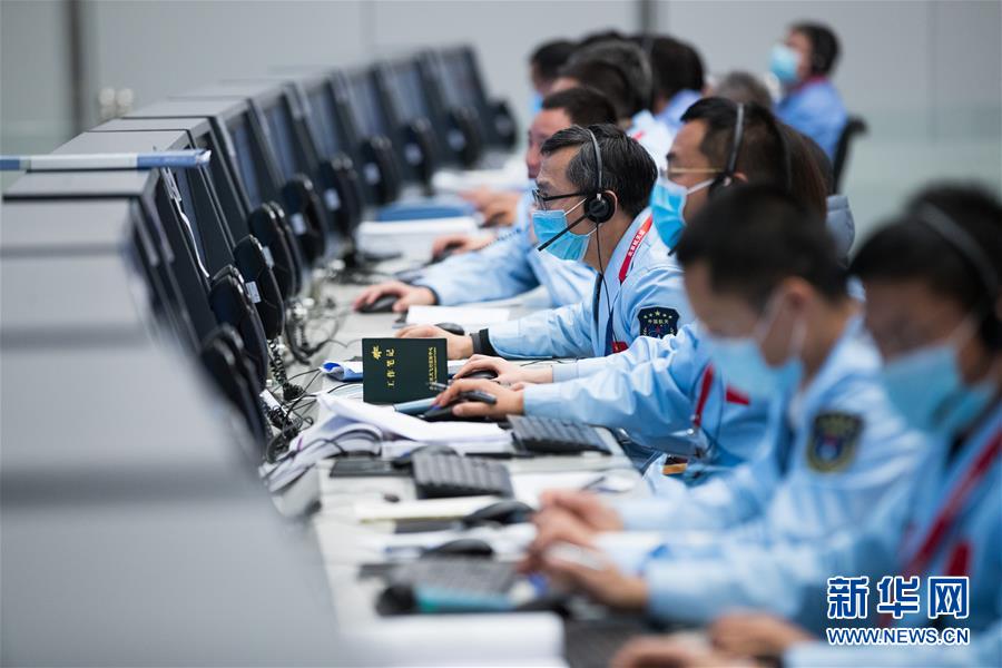 (嫦娥五號探月)(8)嫦娥五號探測器實(shí)施動力下降并成功著陸