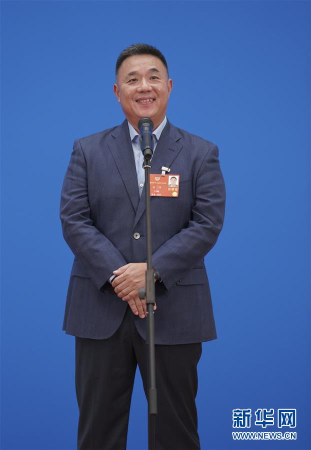 （兩會(huì)&middot;政協(xié)開(kāi)幕&middot;XHDW）（6）接受采訪(fǎng)