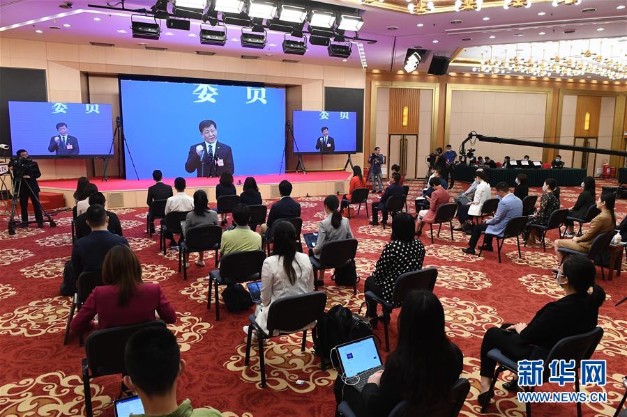 （兩會&middot;XHDW）（11）接受采訪