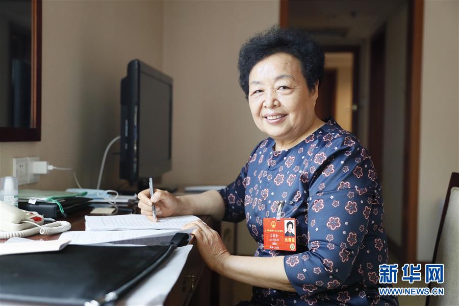 （新華全媒頭條&middot;兩會特別報道&middot;圖文互動）（4）從取得決定性成就到奪取全面勝利&mdash;&mdash;從全國兩會看決戰(zhàn)決勝脫貧攻堅