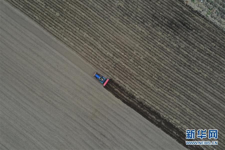 （新華全媒頭條&middot;兩會(huì)特別報(bào)道&middot;圖文互動(dòng)）（5）守住底線 穩(wěn)中求進(jìn)&mdash;&mdash;從全國(guó)兩會(huì)看&ldquo;六穩(wěn)&rdquo;&ldquo;六保&rdquo;如何發(fā)力