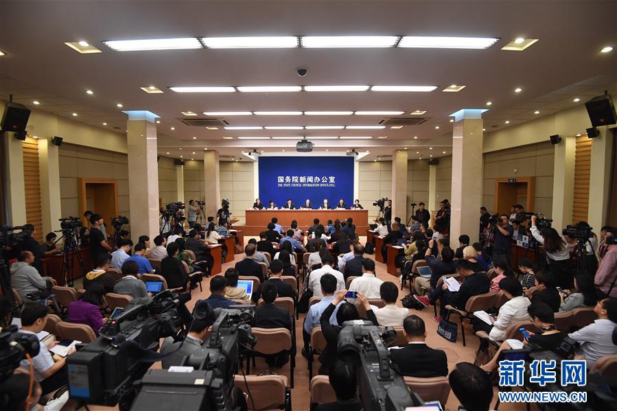 (新華全媒頭條·圖文互動)(9)潮起東方萬象新——以習(xí)近平同志為核心的黨中央團(tuán)結(jié)帶領(lǐng)全黨全軍全國各族人民貫徹落實黨的十九大精神紀(jì)實