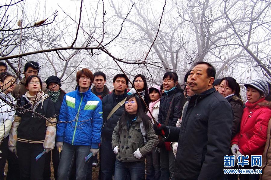 （新華全媒頭條&middot;圖文互動）（7）凝心鑄師魂　立德育新人&mdash;&mdash;以習近平同志為核心的黨中央關心教師隊伍建設紀實