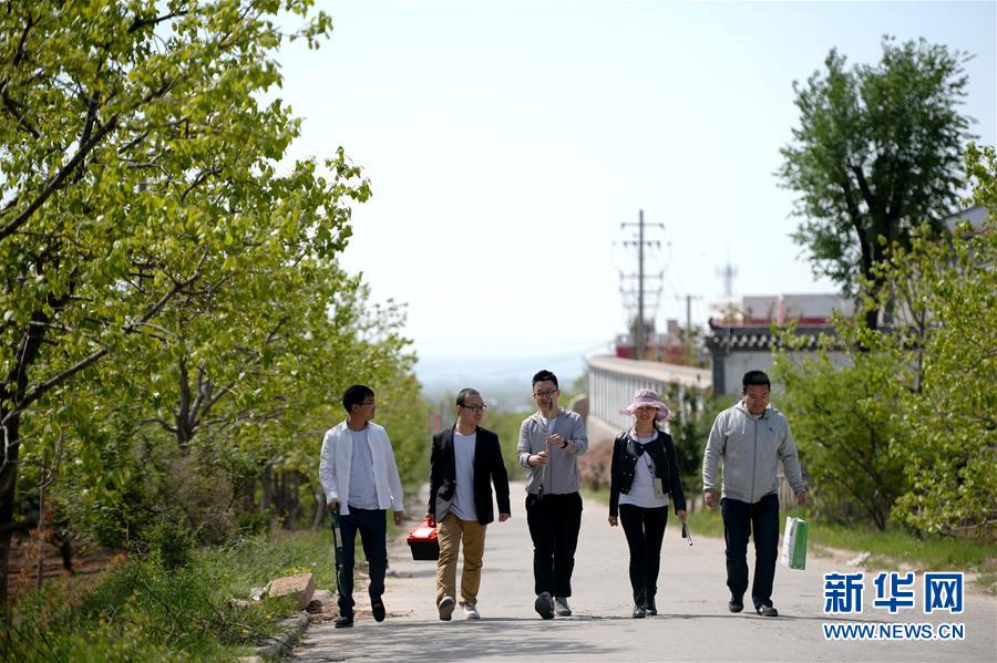 (在習近平新時代中國特色社會主義思想指引下——新時代新作為新篇章·總書記關(guān)心的百姓身邊事·圖文互動)(5)“農(nóng)”字頭照樣“大”作為——豐收時節(jié)看涉農(nóng)高校人才在希望的田野