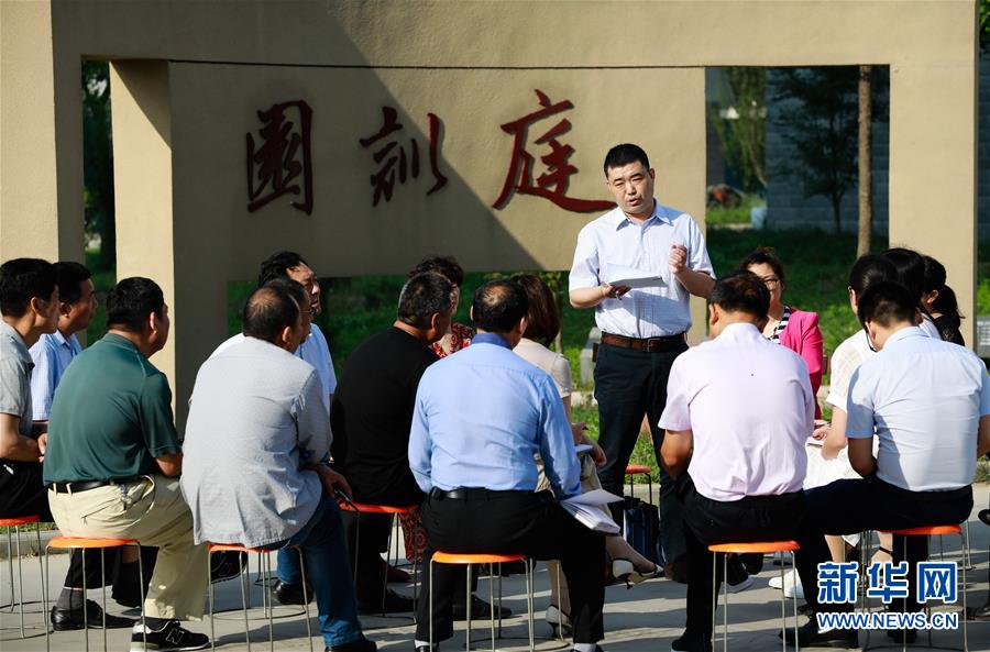 (新華全媒頭條·圖文互動(dòng))(10)開(kāi)啟法治中國(guó)新時(shí)代——以習(xí)近平同志為核心的黨中央推進(jìn)全面依法治國(guó)紀(jì)實(shí)