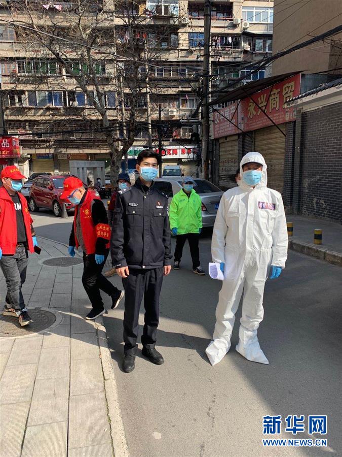 （習近平致敬的戰(zhàn)&ldquo;疫&rdquo;英雄&middot;公安干警篇&middot;圖文互動）（6）他們，抗疫一線鑄警魂