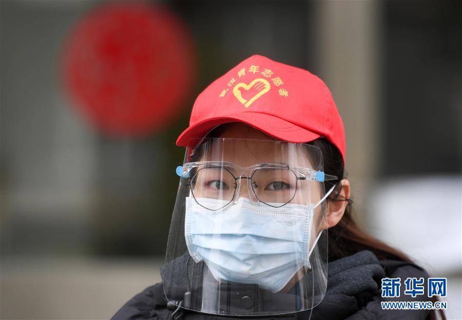 （習近平致敬的戰(zhàn)&ldquo;疫&rdquo;英雄&middot;志愿者篇&middot;圖文互動）（4）他們，微光成炬照征程