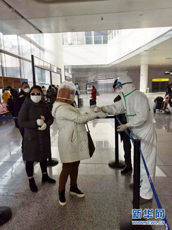 （習近平致敬的戰(zhàn)&ldquo;疫&rdquo;英雄&middot;志愿者篇&middot;圖文互動）（8）他們，微光成炬照征程