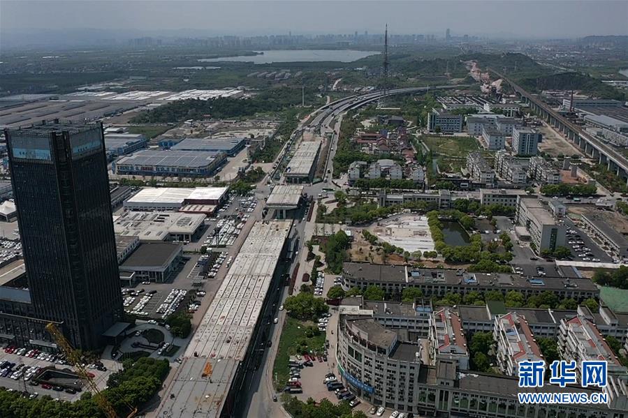 （在習(xí)近平新時代中國特色社會主義思想指引下&mdash;&mdash;新時代新作為新篇章&middot;習(xí)近平總書記關(guān)切事&middot;圖文互動）（3）新機(jī)遇、新引擎&mdash;&mdash;重大工程重大項(xiàng)目建設(shè)新動向觀察