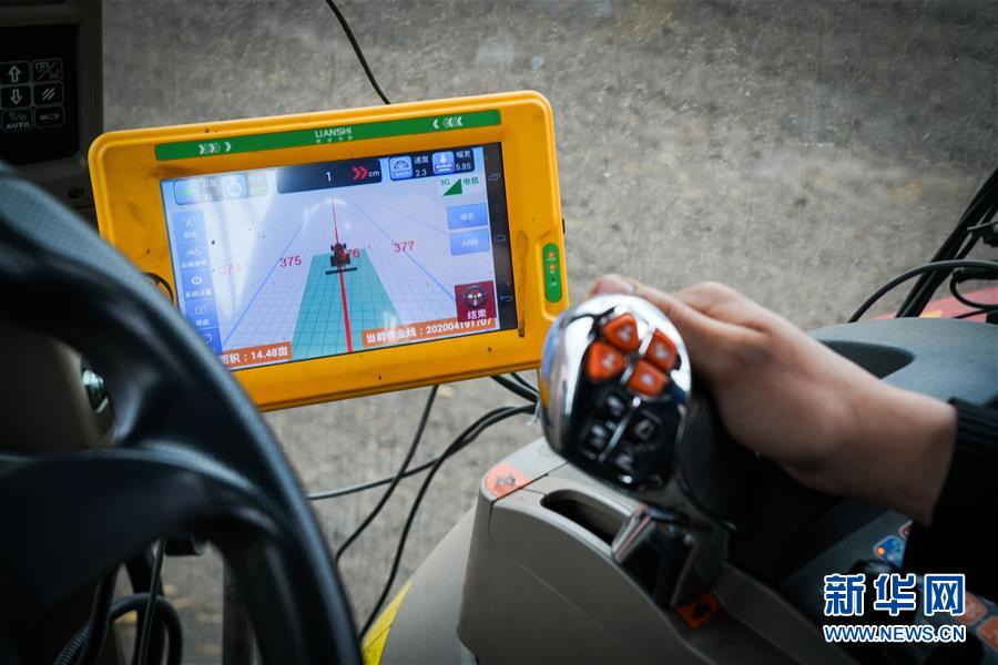 （在習(xí)近平新時(shí)代中國(guó)特色社會(huì)主義思想指引下&mdash;&mdash;新時(shí)代新作為新篇章&middot;習(xí)近平總書(shū)記關(guān)切事&middot;圖文互動(dòng)）（3）讓農(nóng)民挑上&ldquo;金扁擔(dān)&rdquo;&mdash;&mdash;農(nóng)業(yè)現(xiàn)代化的生動(dòng)實(shí)踐掃描