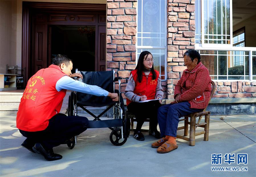 （新華全媒頭條&middot;總書記推動(dòng)的改革身邊事&middot;行政體制改革篇&middot;圖文互動(dòng)）（4）特寫：追問&ldquo;一件事&rdquo;