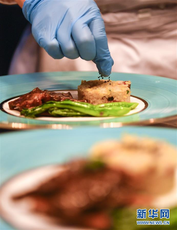 （在習(xí)近平新時(shí)代中國(guó)特色社會(huì)主義思想指引下&mdash;&mdash;新時(shí)代新作為新篇章&middot;習(xí)近平總書(shū)記關(guān)切事&middot;圖文互動(dòng)）（5）珍惜盤(pán)中餐，狠剎浪費(fèi)風(fēng)&mdash;&mdash;各地積極行動(dòng)堅(jiān)決制止餐飲浪費(fèi)