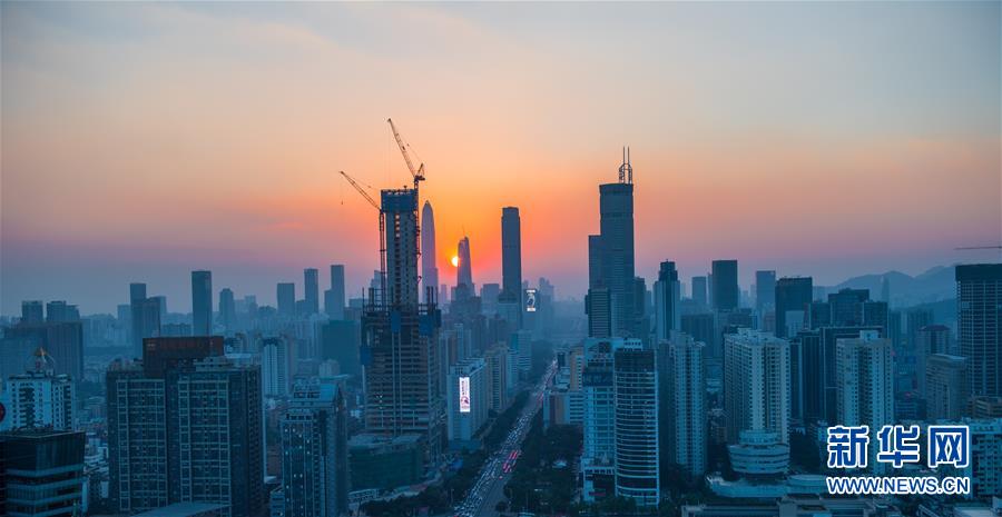 (在習(xí)近平新時代中國特色社會主義思想指引下——新時代新作為新篇章·習(xí)近平總書記關(guān)切事·圖文互動)(11)我家大門常打開——經(jīng)濟特區(qū)全方位對外開放故事