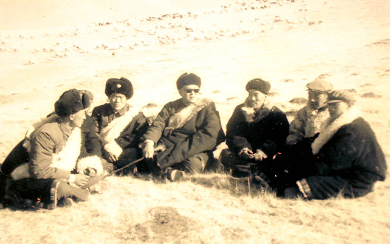 個人干凈，一生不褪的底色&mdash;&mdash;四論向尕布龍同志學習