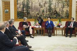 劉延?xùn)|會(huì)見(jiàn)獲得國(guó)際科技合作獎(jiǎng)外國(guó)專(zhuān)家