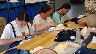 &ldquo;指尖技藝&rdquo;助力貧困婦女家門口就業(yè)